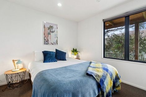 Photo of property in 33 Arawata Terrace, Fernhill, Queenstown, 9300