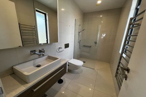 Photo of property in 17 Korau Road, Greenlane, Auckland, 1051