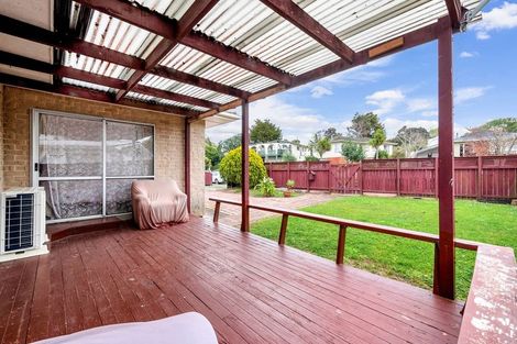 Photo of property in 24 Finlow Drive, Te Atatu South, Auckland, 0610
