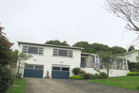 Photo of property in 39 Sunrise Boulevard, Tawa, Wellington, 5028