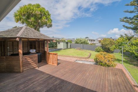Photo of property in 27 Kiwi Esplanade, Mangere Bridge, Auckland, 2022