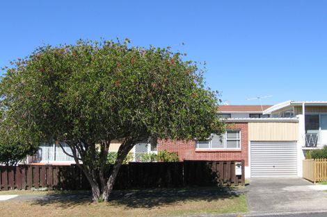 Photo of property in 1/33 Castor Bay Road, Castor Bay, Auckland, 0620