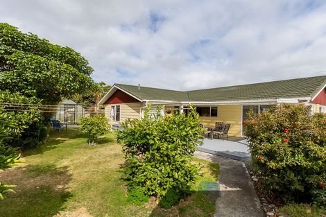 Photo of property in 15 Belvedere Avenue, Waikanae, 5036