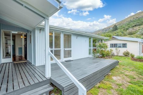 Photo of property in 136 Wakefield Avenue, Sumner, Christchurch, 8081