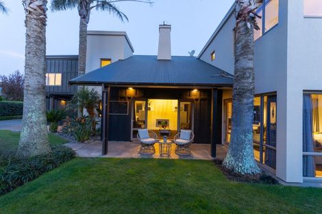 Photo of property in 15 Pastoral Lane, Hokowhitu, Palmerston North, 4410