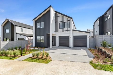 Photo of property in 31 Parkmore Drive, Rosehill, Papakura, 2113
