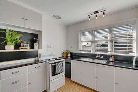 Photo of property in 28 Coates Street, Tawa, Wellington, 5028