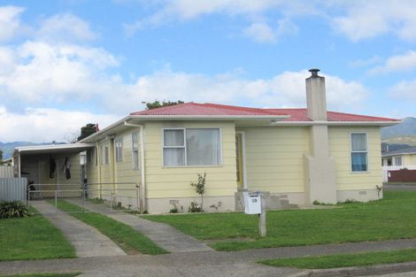 Photo of property in 35 Solway Street, Levin, 5510