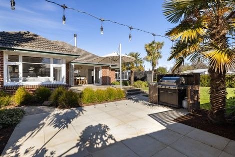 Photo of property in 27 Barclay Place, Burwood, Christchurch, 8061