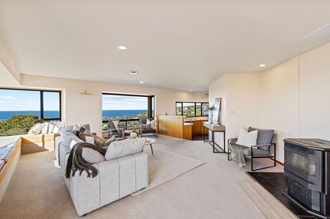 Photo of property in 10 Luxton Place, Mount Pleasant, Christchurch, 8081