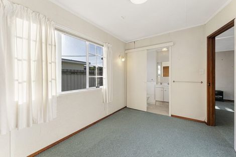 Photo of property in 70 Karewa Parade, Papamoa Beach, Papamoa, 3118