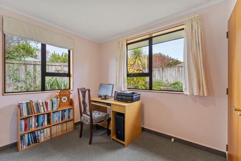 Photo of property in 142 Langdale Avenue, Paraparaumu, 5032