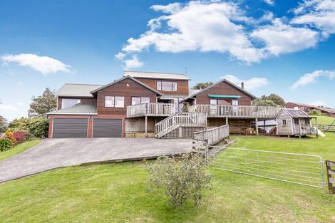 Photo of property in 2 Laingfield Terrace, Laingholm, Auckland, 0604