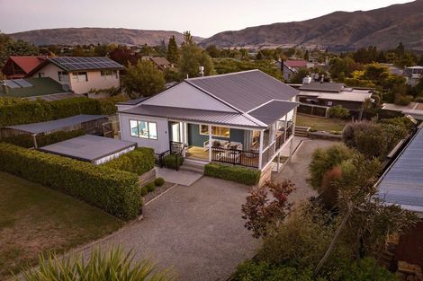 Photo of property in 9 Rimu Lane, Wanaka, 9305