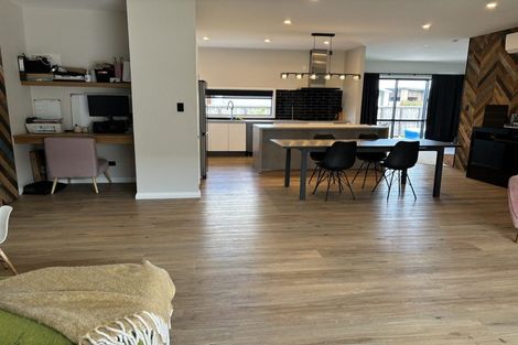 Photo of property in 18 Awatira Drive, Papamoa Beach, Papamoa, 3118