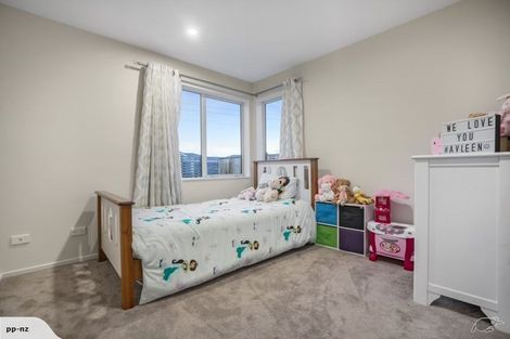 Photo of property in 5 Biplane Street, Takanini, 2112