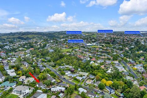 Photo of property in 31 Robbies Road, Shelly Park, Auckland, 2014