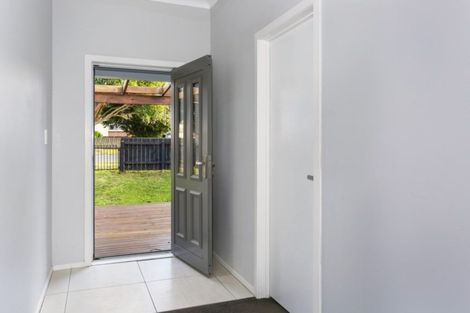 Photo of property in 71 Helvetia Road, Pukekohe, 2120