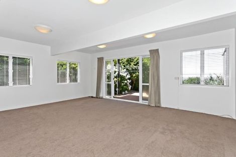 Photo of property in 4 Cliff Road, Torbay, Auckland, 0630