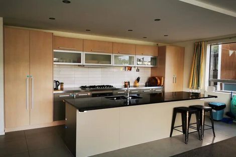 Photo of property in 73 Tiketike Way, Brooklyn, Wellington, 6021