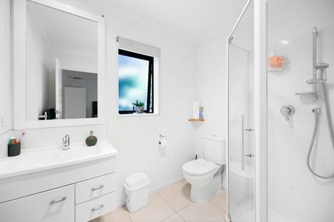 Photo of property in 56 Farnborough Drive, Grandview Heights, Hamilton, 3200