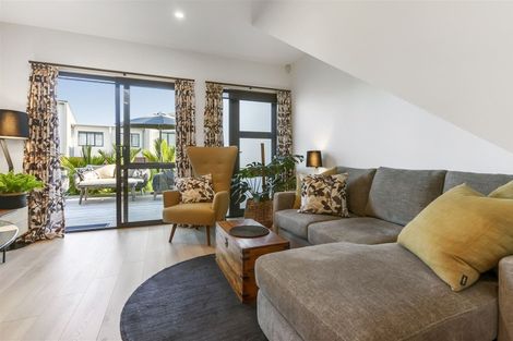 Photo of property in 14 Moki Place, Long Bay, Auckland, 0630