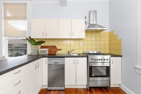 Photo of property in 107 Grays Road, Saint Leonards, Hastings, 4120