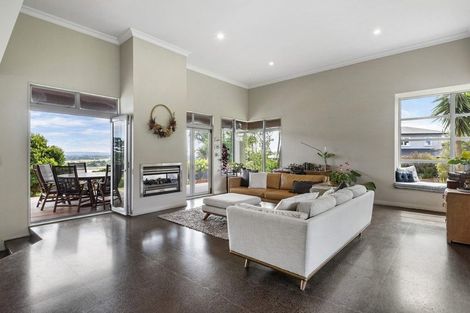 Photo of property in 5 Chatham Avenue, Paremoremo, Auckland, 0632