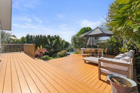 Photo of property in 1/26 Nor'east Drive, Northcross, Auckland, 0632