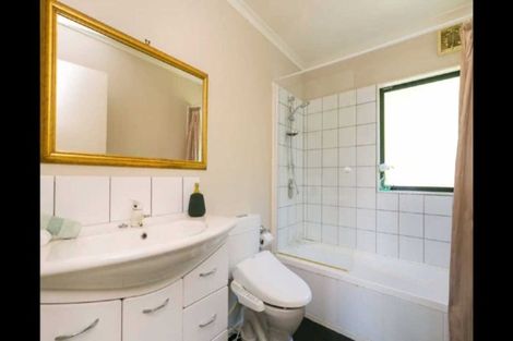 Photo of property in 67 Dress Circle, Newlands, Wellington, 6037