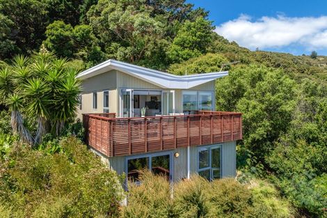 Photo of property in 15a Erua Road, Ostend, Waiheke Island, 1081