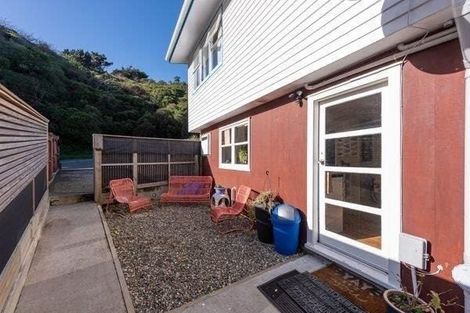 Photo of property in 52 Melrose Road, Island Bay, Wellington, 6023