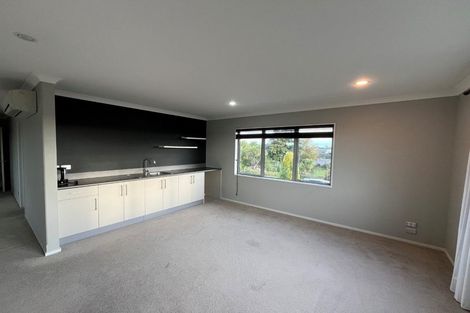 Photo of property in 17 Saddleback Green, Halswell, Christchurch, 8025