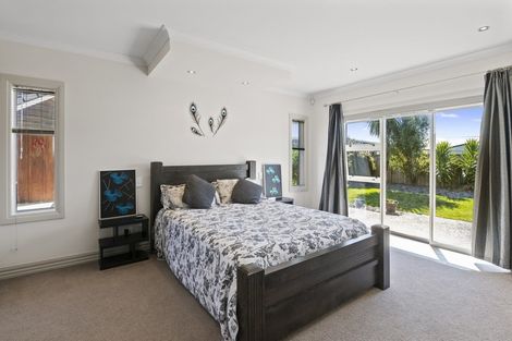 Photo of property in 15 Okarito Avenue, Levin, 5510