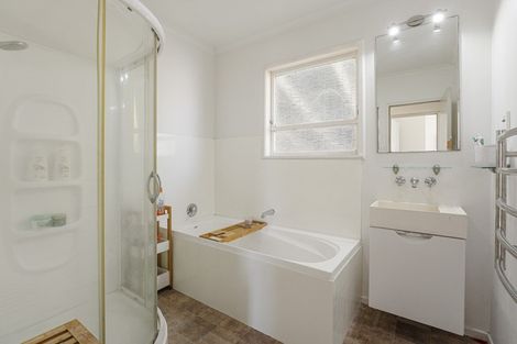 Photo of property in 6 Wairau Place, Kelvin Grove, Palmerston North, 4414