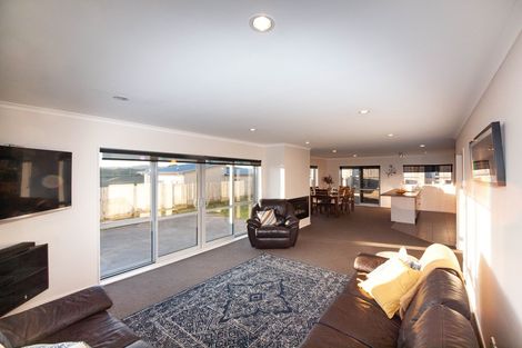 Photo of property in 187 Mark Avenue, Grenada Village, Wellington, 6037