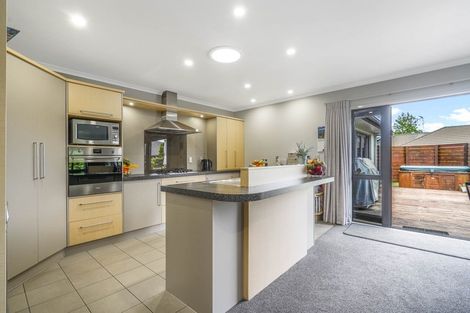 Photo of property in 90 Saint James Drive, Huntington, Hamilton, 3210