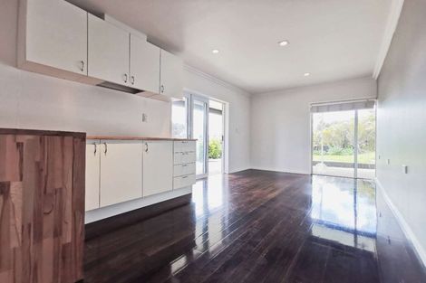 Photo of property in 2/5 Nigel Road, Browns Bay, Auckland, 0630