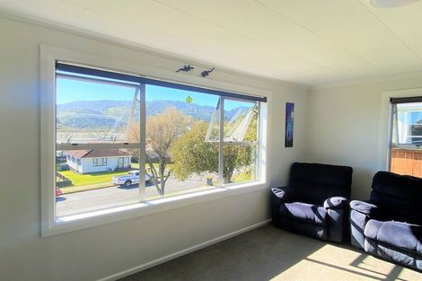 Photo of property in 18 Masters Street, Greymouth, 7805