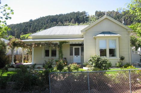 Photo of property in 25 Ngatiawa Street, Nelson South, Nelson, 7010