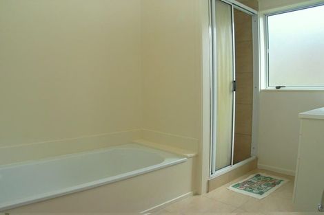 Photo of property in 1/14 Witheford Drive, Bayview, Auckland, 0629