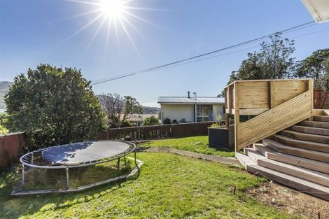 Photo of property in 6 Mayfair Place, Tawa, Wellington, 5028