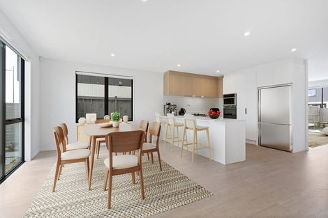 Photo of property in 24 Viridian Avenue, Rosehill, Papakura, 2113