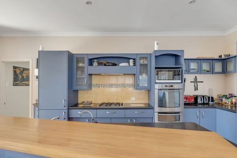 Photo of property in 9 Sackville Street, Fitzroy, New Plymouth, 4312