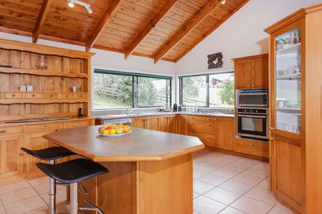 Photo of property in 2 Laingfield Terrace, Laingholm, Auckland, 0604