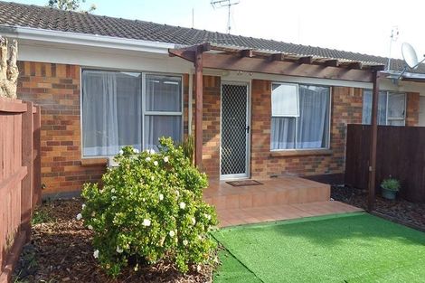 Photo of property in 2/37 York Road, Papatoetoe, Auckland, 2104