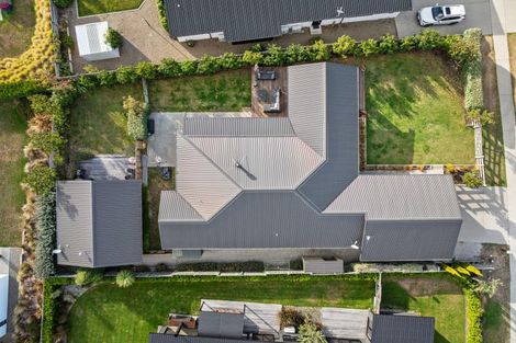 Photo of property in 11 Centre Crescent, Wanaka, 9305