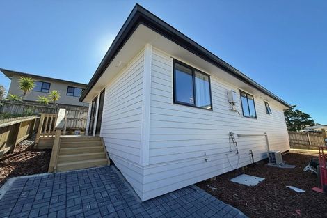 Photo of property in 94 West Harbour Drive, West Harbour, Auckland, 0618