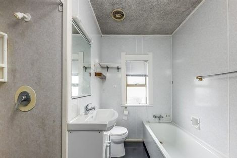 Photo of property in 8 Rosella Road, Mangere East, Auckland, 2024