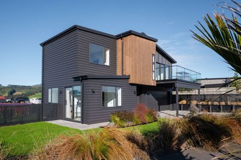 Photo of property in 52 Rangitahi Road, Raglan, 3225